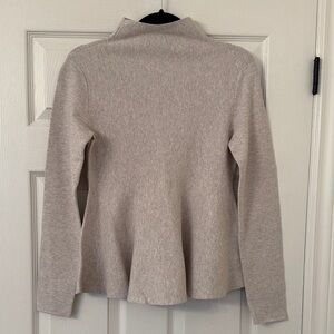Club Monaco Women's Light Gray Turtleneck Sweater